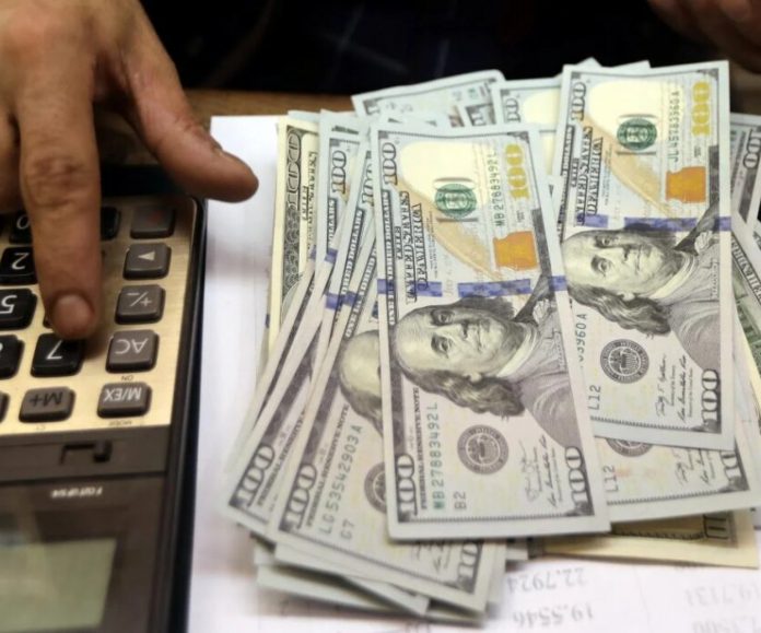 dollar-v-ukraine-podeshevel-ot-chego-kurs-budet-zaviset-dalshe
