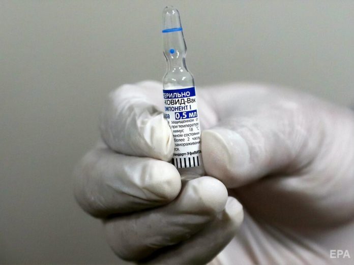 premer-chehii-zayavil-chto-es-kosvenno-vynuzhdaet-stranu-k-peregovoram-o-pokupke-rossijskoj-vaktsiny-sputnik-v