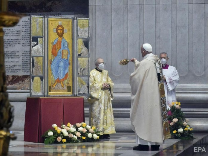 temnye-vremena-pandemii-zakonchatsya-papa-rimskij-obratilsya-k-veruyushhim