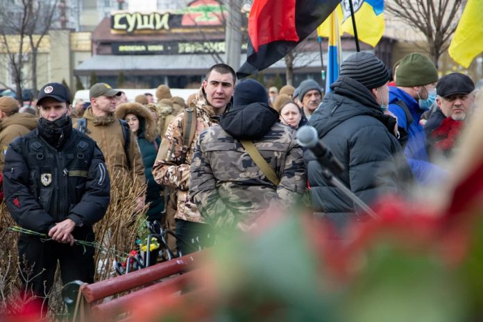 v-kieve-otmetili-den-ukrainskogo-dobrovoltsa-kak-eto-bylo