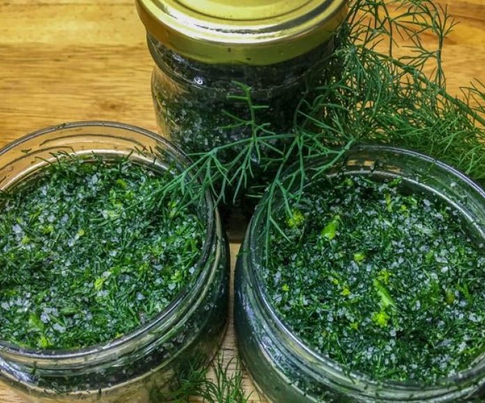 zagotovte-etot-ingredient-dlya-zimnih-blyud-vashi-supy-i-borshhi-budut-pahnut-letom