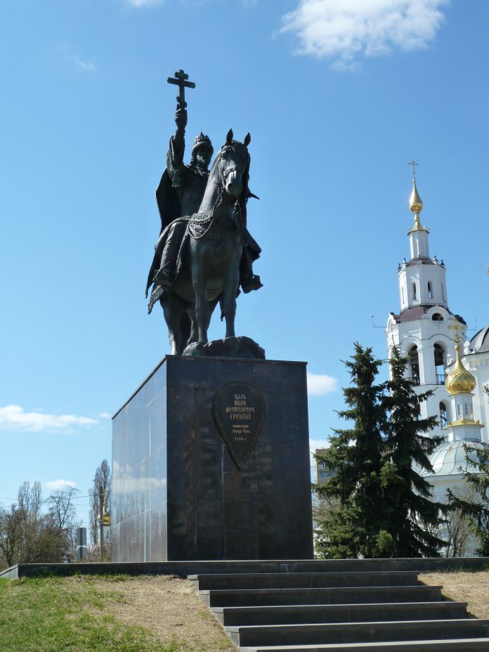 v-orle-ustanovili-pamyatnik-ivanu-groznomu