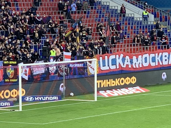 v-rossii-zaderzhali-15-futbolnyh-fanatov-za-krichalki-zhyve-belarus