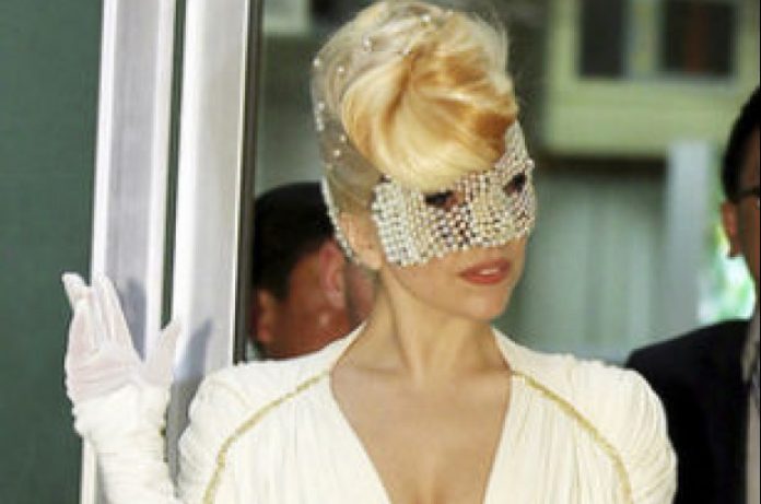 v-yuzhnoj-koree-na-kontsert-lady-gaga-pustyat-tolko-sovershennoletnih