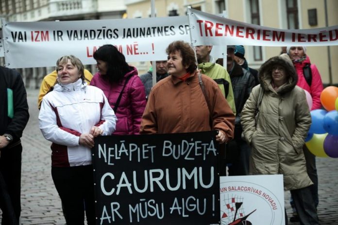 uchitelya-gotovyatsya-protestovat